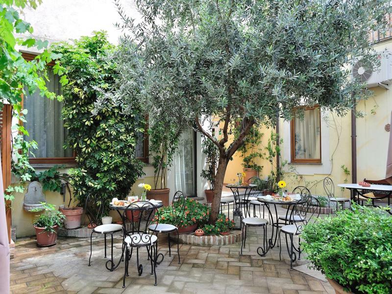 Le Clarisse Trastevere Rzym Zewnętrze zdjęcie